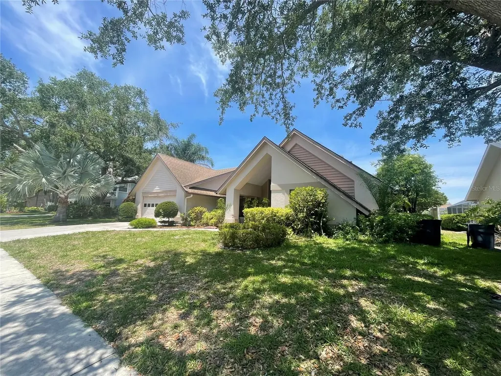 4696 Long Lake Drive Sarasota FL 34233