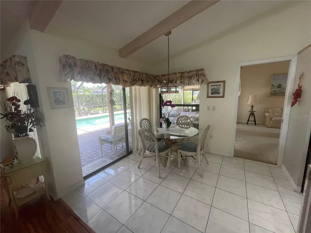 4696 Long Lake Drive Sarasota FL 34233