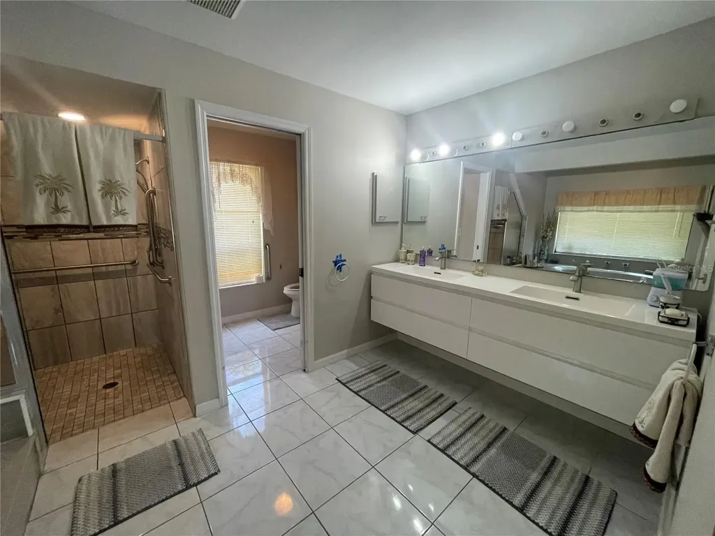 4696 Long Lake Drive Sarasota FL 34233