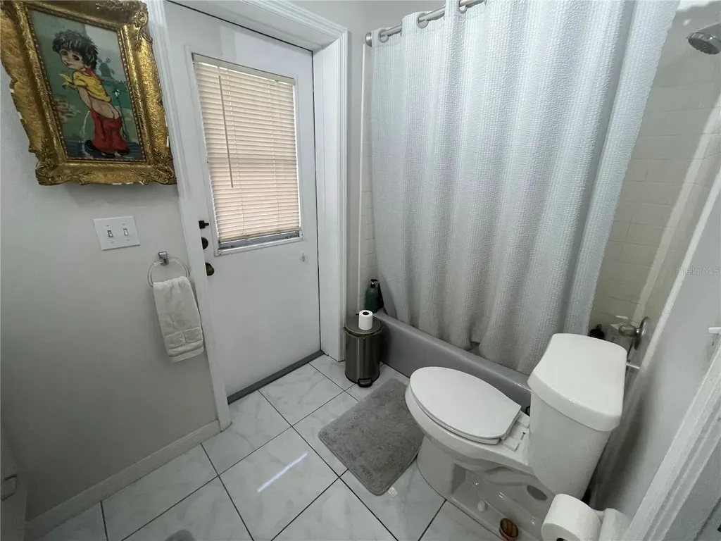 4696 Long Lake Drive Sarasota FL 34233