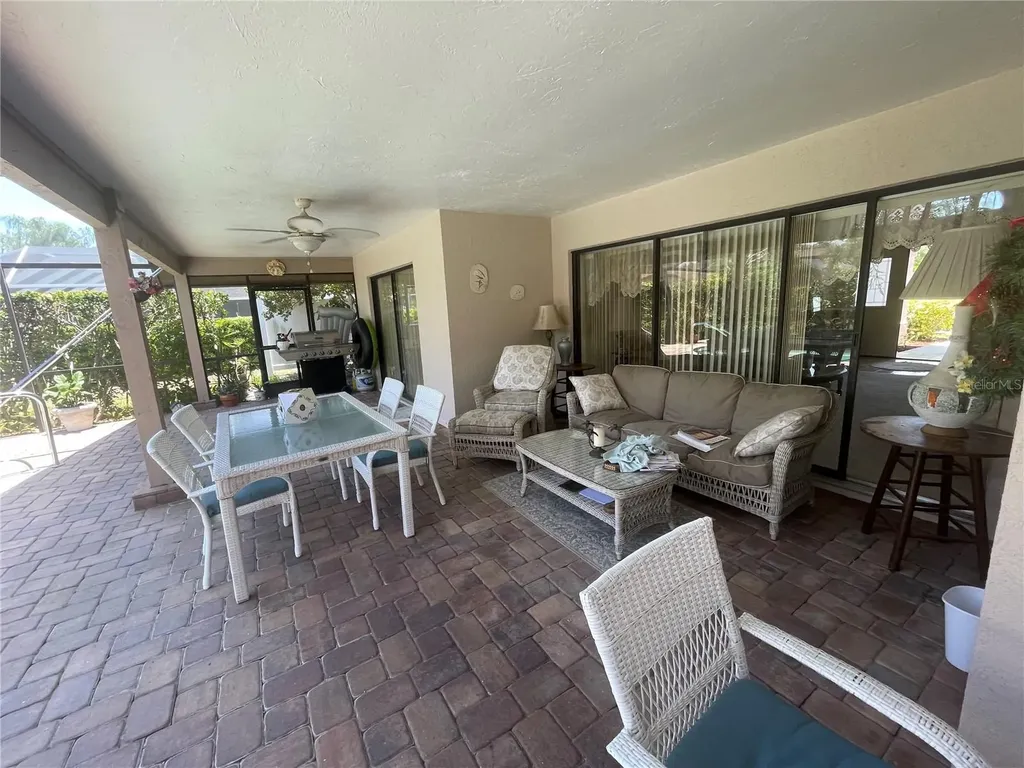 4696 Long Lake Drive Sarasota FL 34233