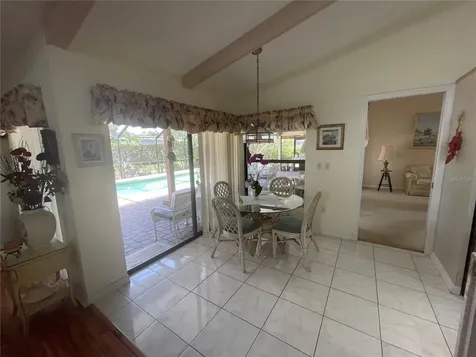 4696 Long Lake Drive Sarasota FL 34233