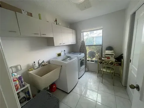 4696 Long Lake Drive Sarasota FL 34233