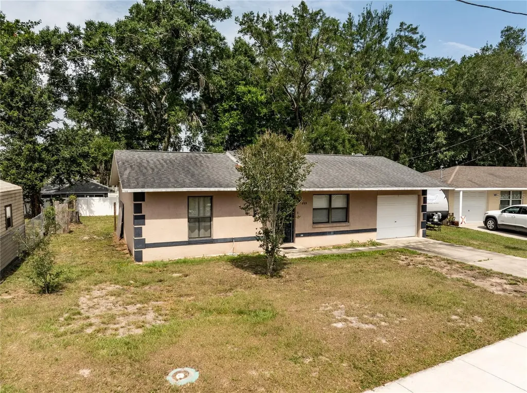 805 Pleasantdale Drive Wildwood FL 34785