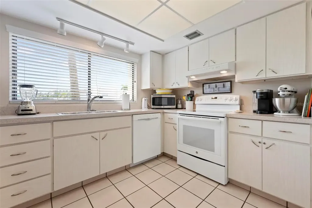 6703 Midnight Pass Road Sarasota FL 34242