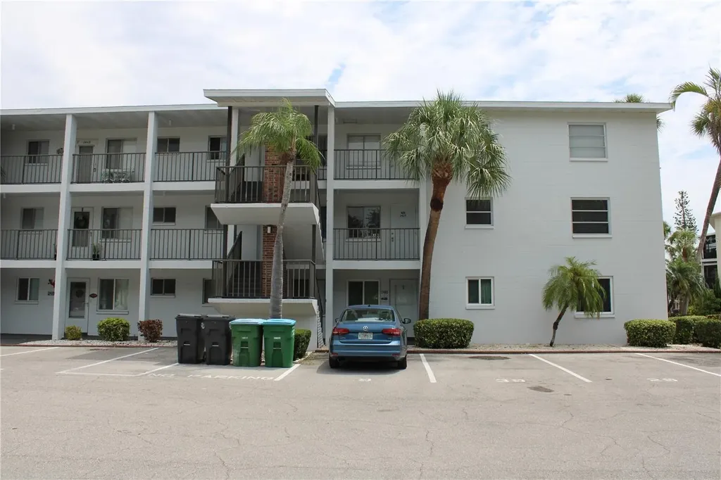 2423 60th Avenue W Bradenton FL 34207