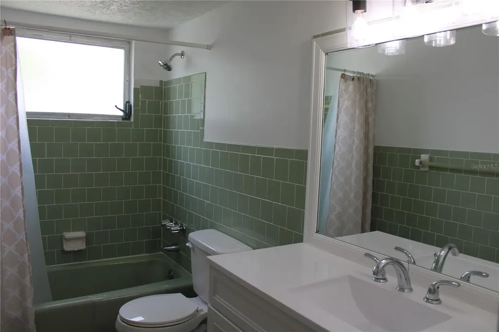 2423 60th Avenue W Bradenton FL 34207
