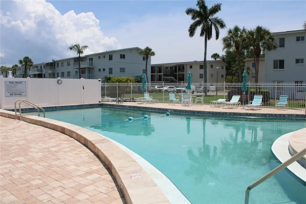 2423 60th Avenue W Bradenton FL 34207