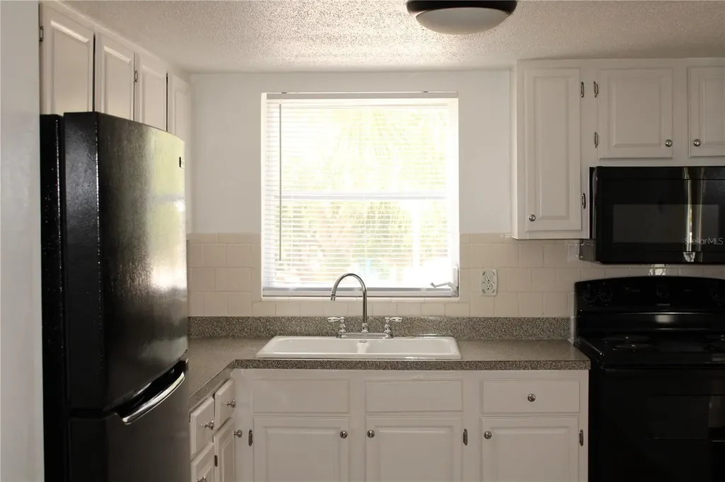 2423 60th Avenue W Bradenton FL 34207