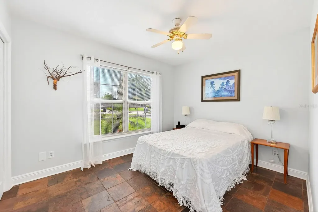 2706 Hargill Drive Orlando FL 32806