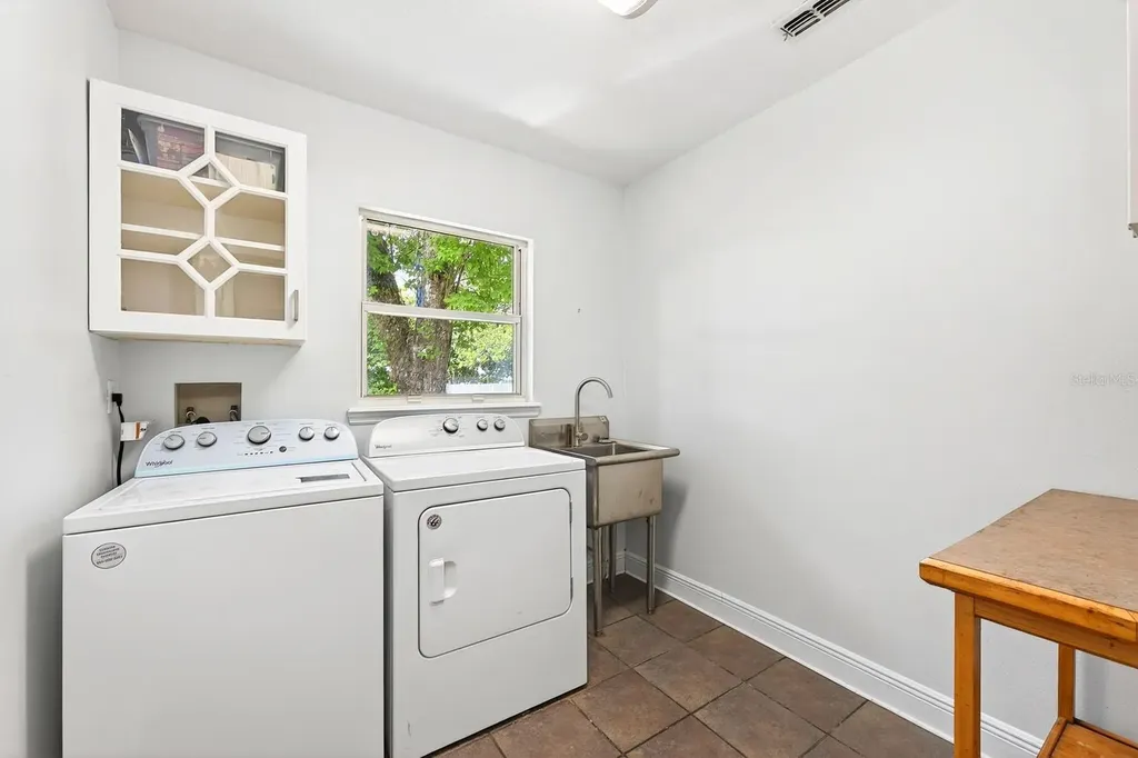 2706 Hargill Drive Orlando FL 32806