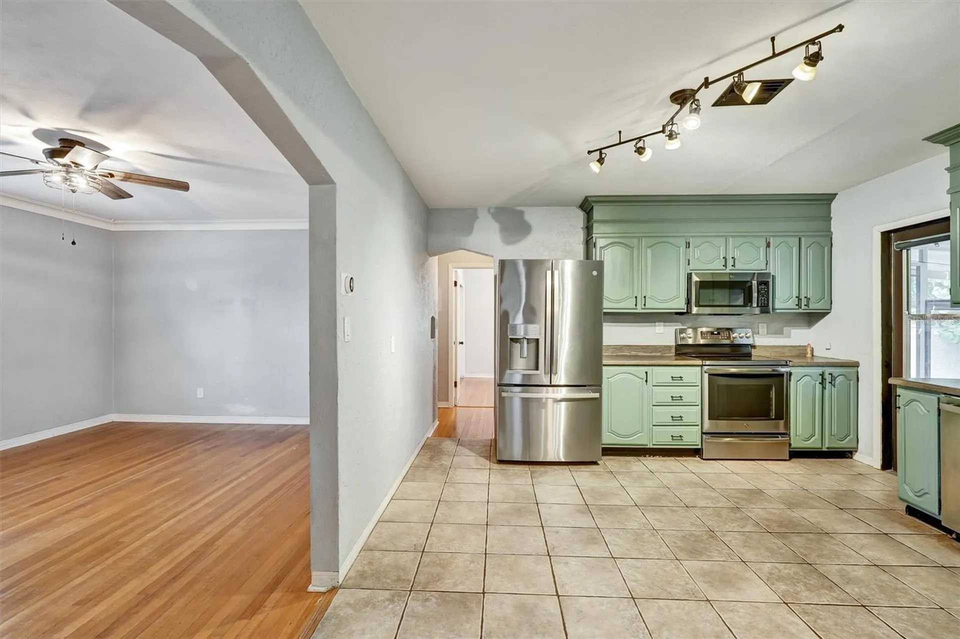 2435 York Street N St Petersburg FL 33710
