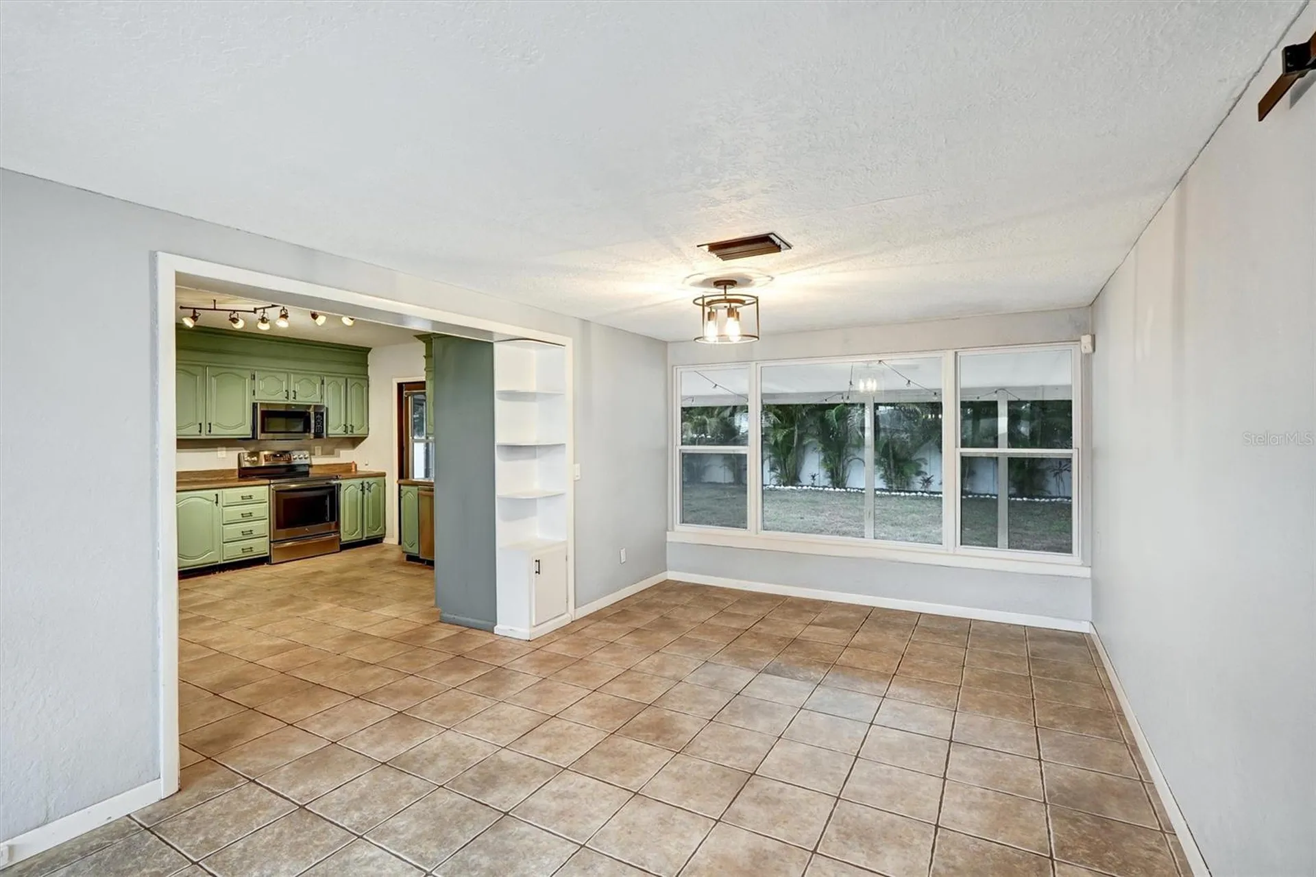 2435 York Street N St Petersburg FL 33710