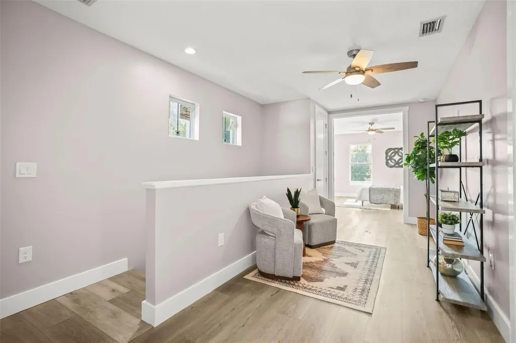 3259 Emerson Avenue S St Petersburg FL 33712