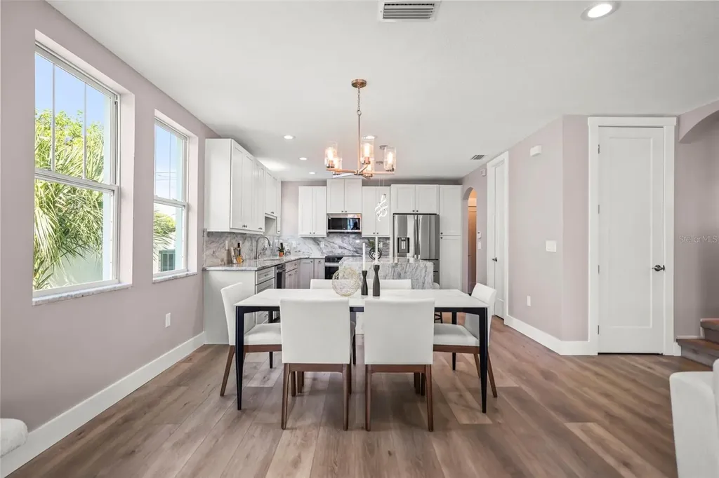 3259 Emerson Avenue S St Petersburg FL 33712