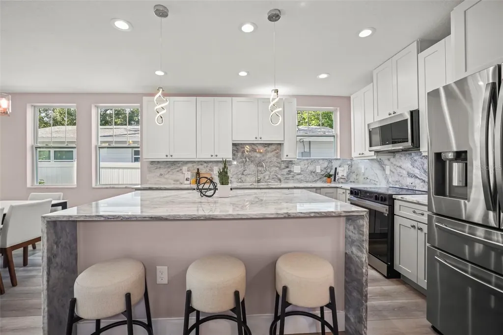 3259 Emerson Avenue S St Petersburg FL 33712