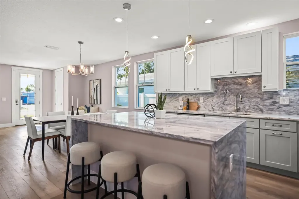 3259 Emerson Avenue S St Petersburg FL 33712