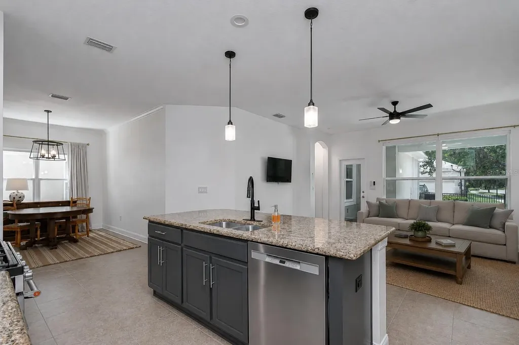 5301 Match Point Place Lithia FL 33547