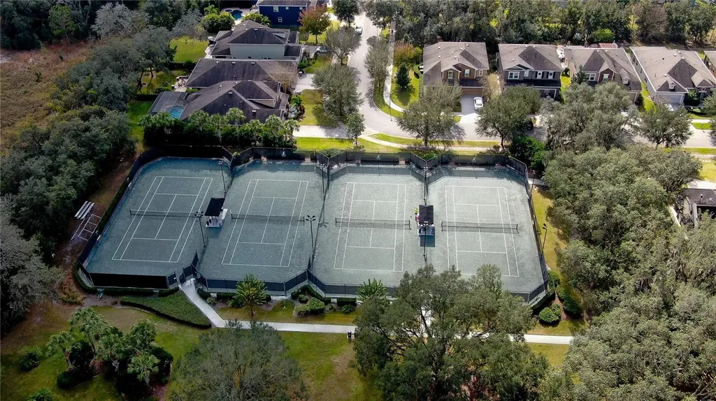 5301 Match Point Place Lithia FL 33547