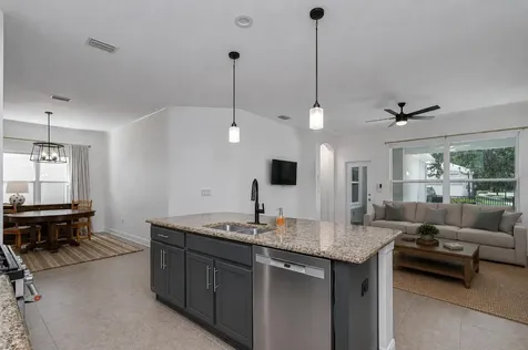 5301 Match Point Place Lithia FL 33547