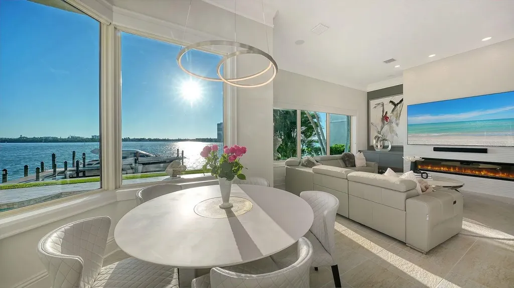 344 W Royal Flamingo Drive Sarasota FL 34236