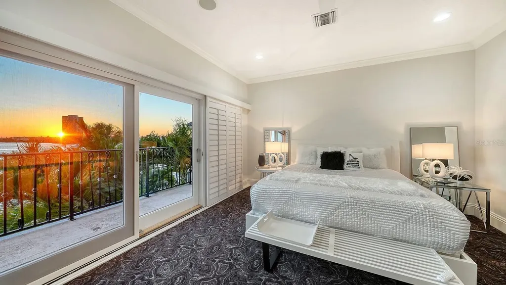 344 W Royal Flamingo Drive Sarasota FL 34236