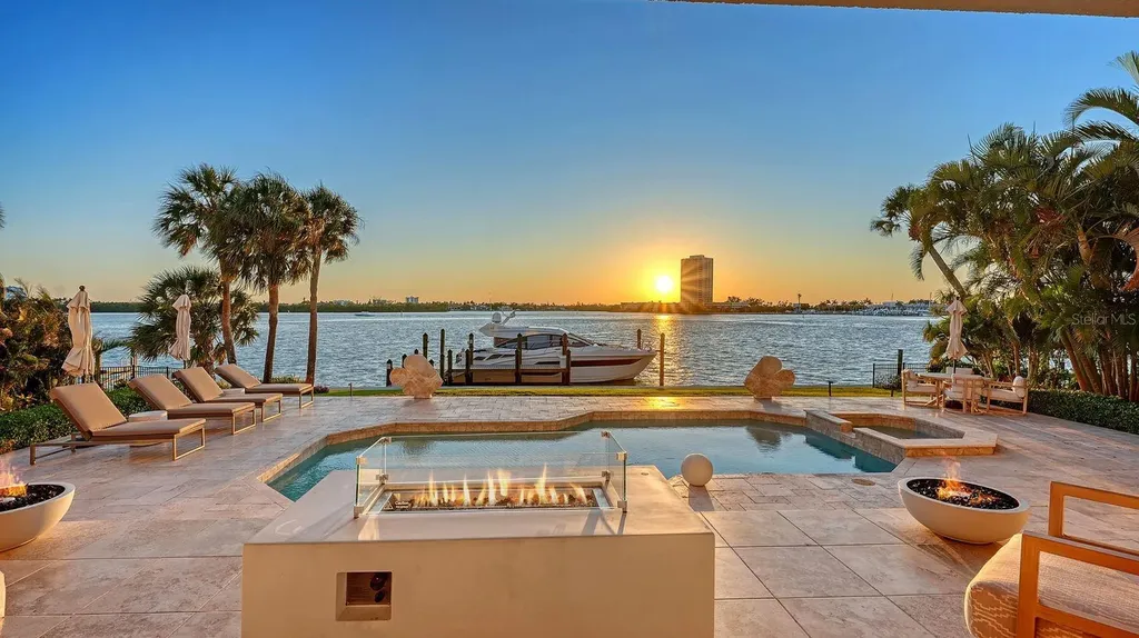 344 W Royal Flamingo Drive Sarasota FL 34236