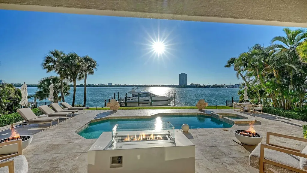 344 W Royal Flamingo Drive Sarasota FL 34236