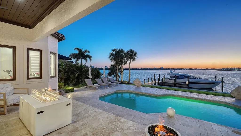 344 W Royal Flamingo Drive Sarasota FL 34236