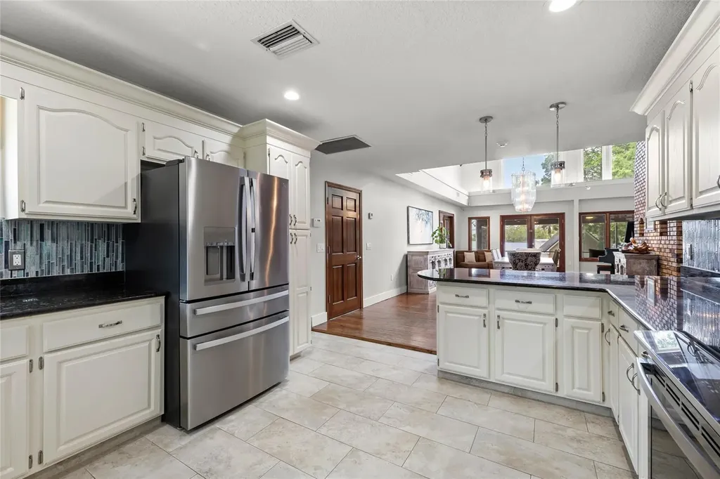 240 W 7th Street Chuluota FL 32766