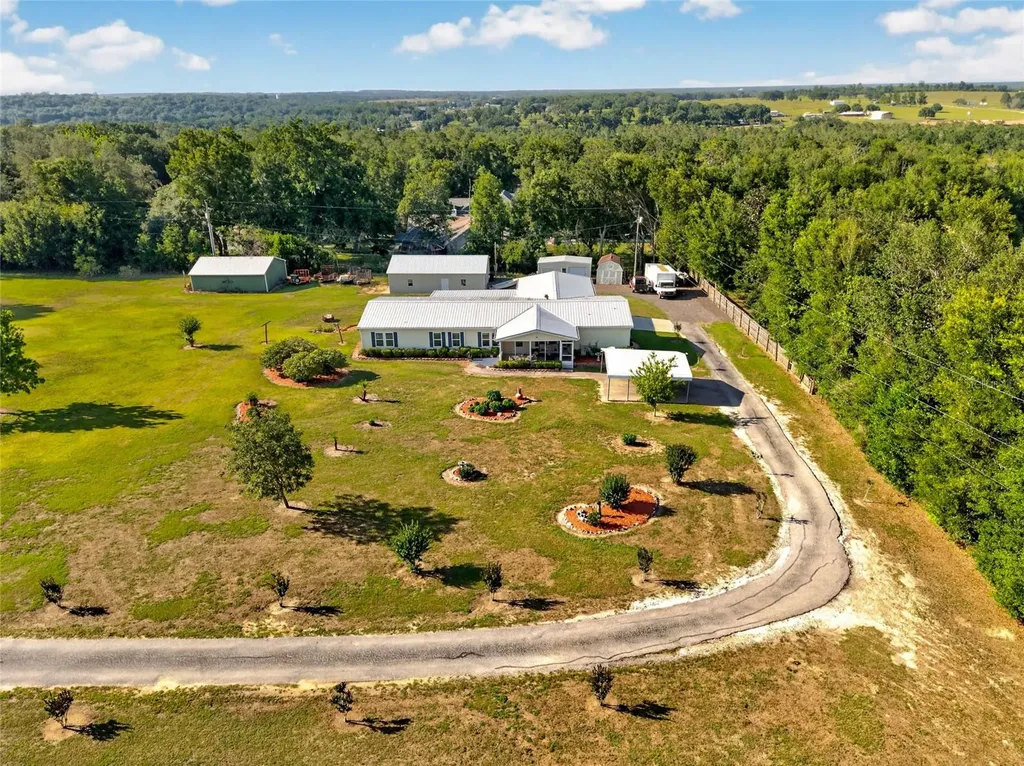 9706 Us Highway 301 Dade City FL 33525
