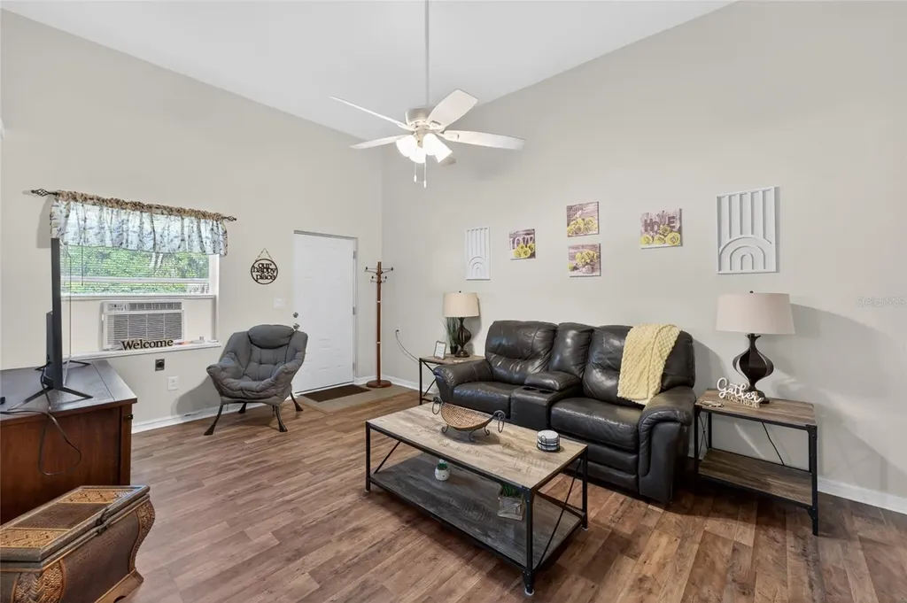 9706 Us Highway 301 Dade City FL 33525