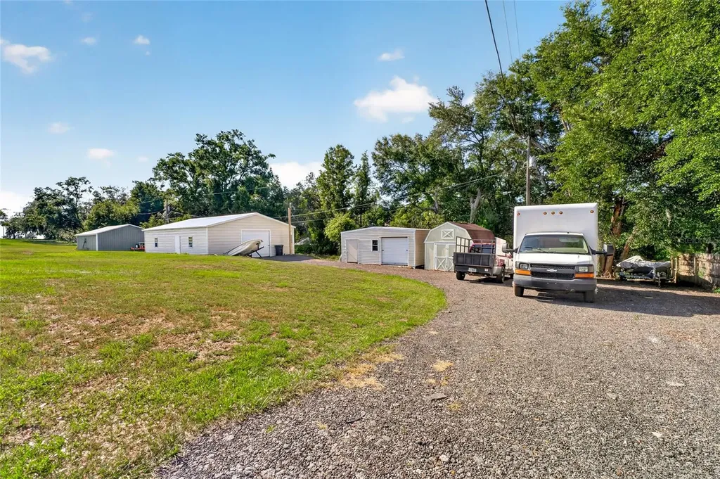 9706 Us Highway 301 Dade City FL 33525