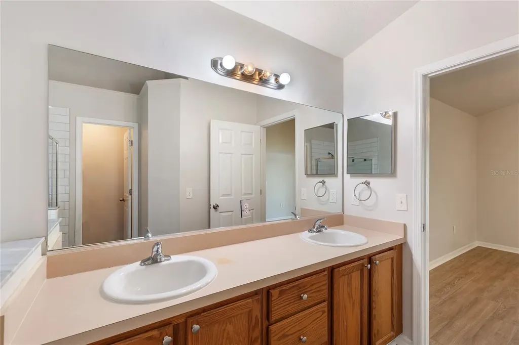 6912 Jamestown Manor Drive Riverview FL 33578