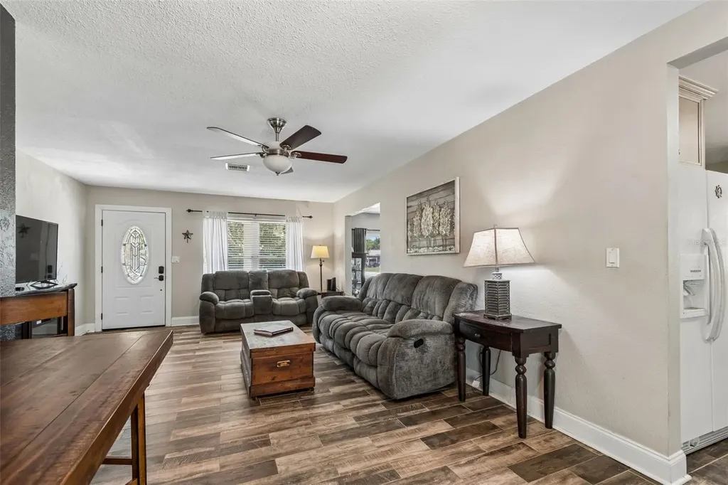 5598 14th Avenue N St Petersburg FL 33710