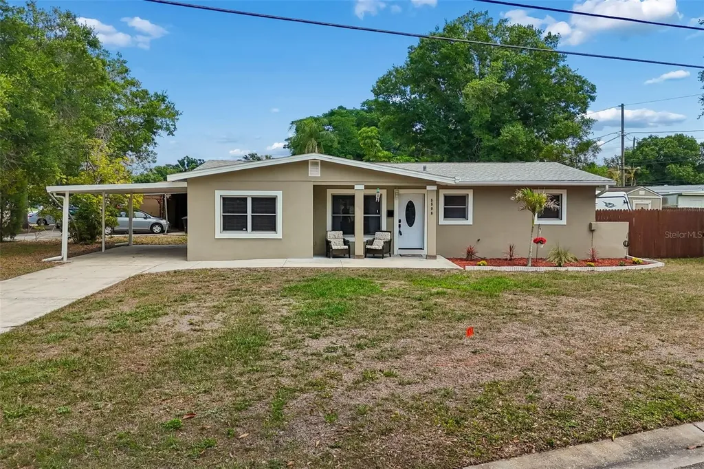 5598 14th Avenue N St Petersburg FL 33710
