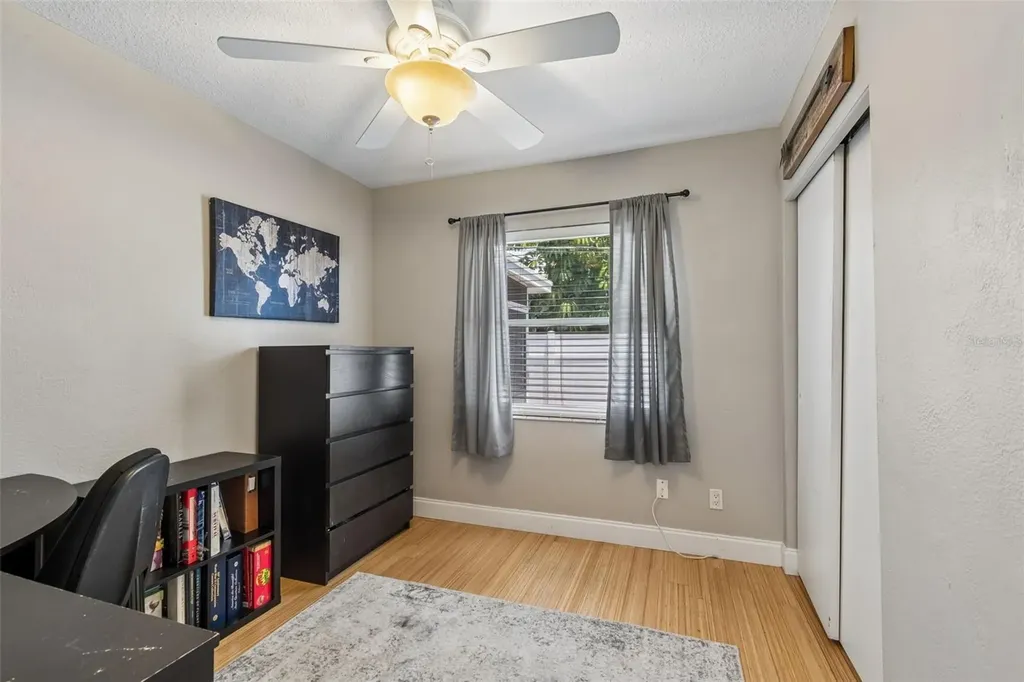 5598 14th Avenue N St Petersburg FL 33710
