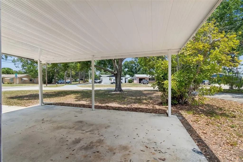 5598 14th Avenue N St Petersburg FL 33710