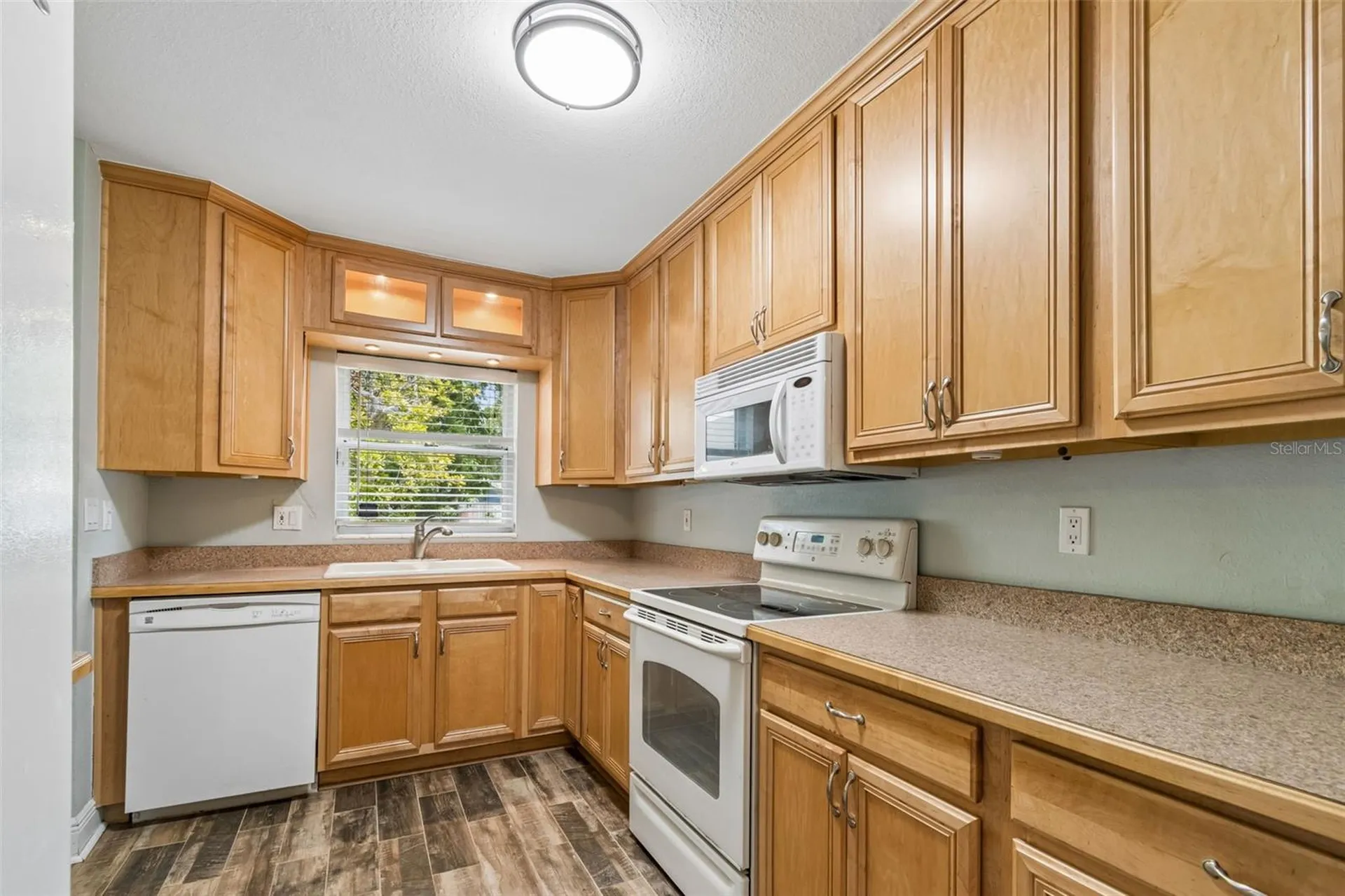 5598 14th Avenue N St Petersburg FL 33710
