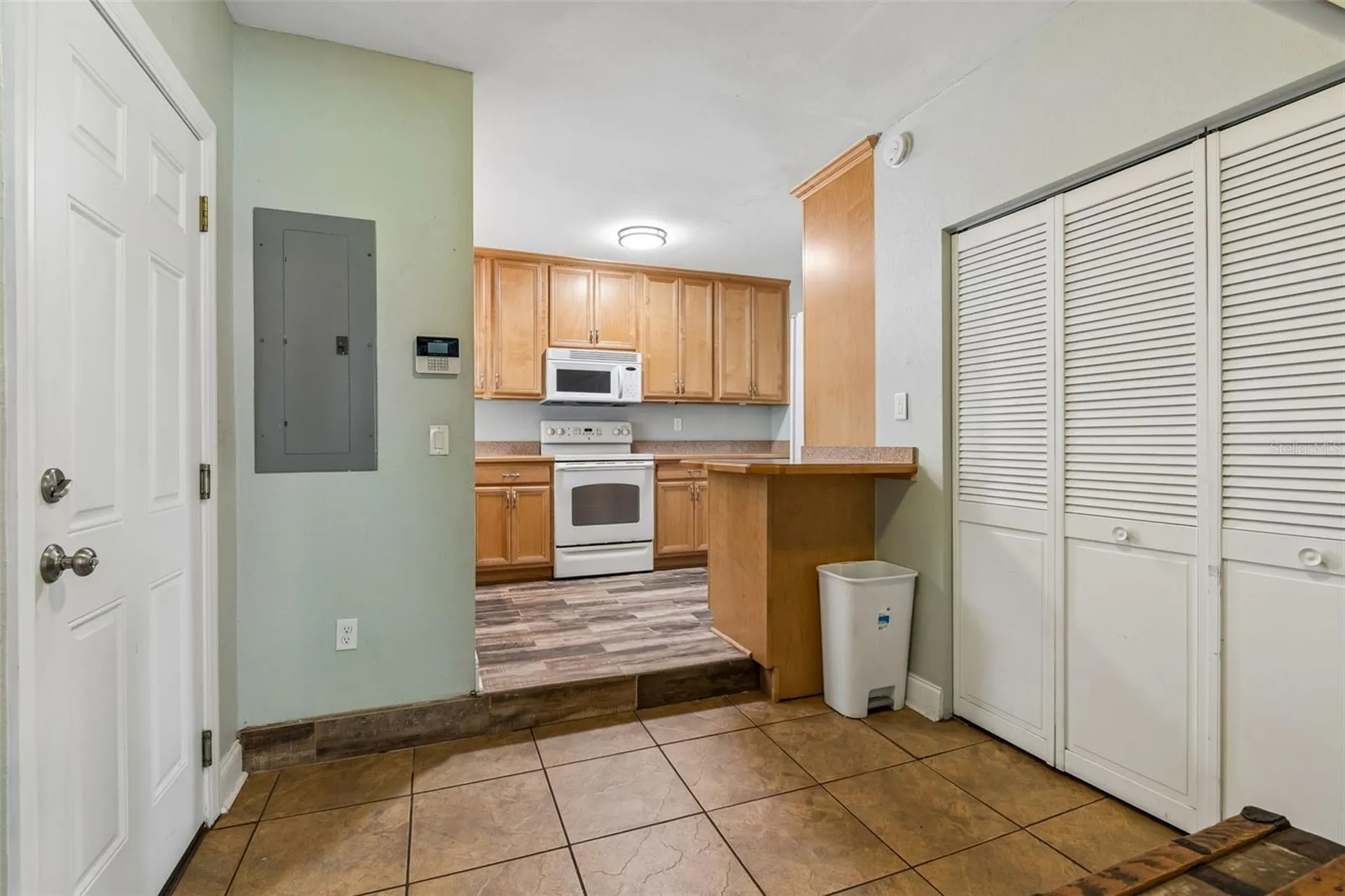 5598 14th Avenue N St Petersburg FL 33710