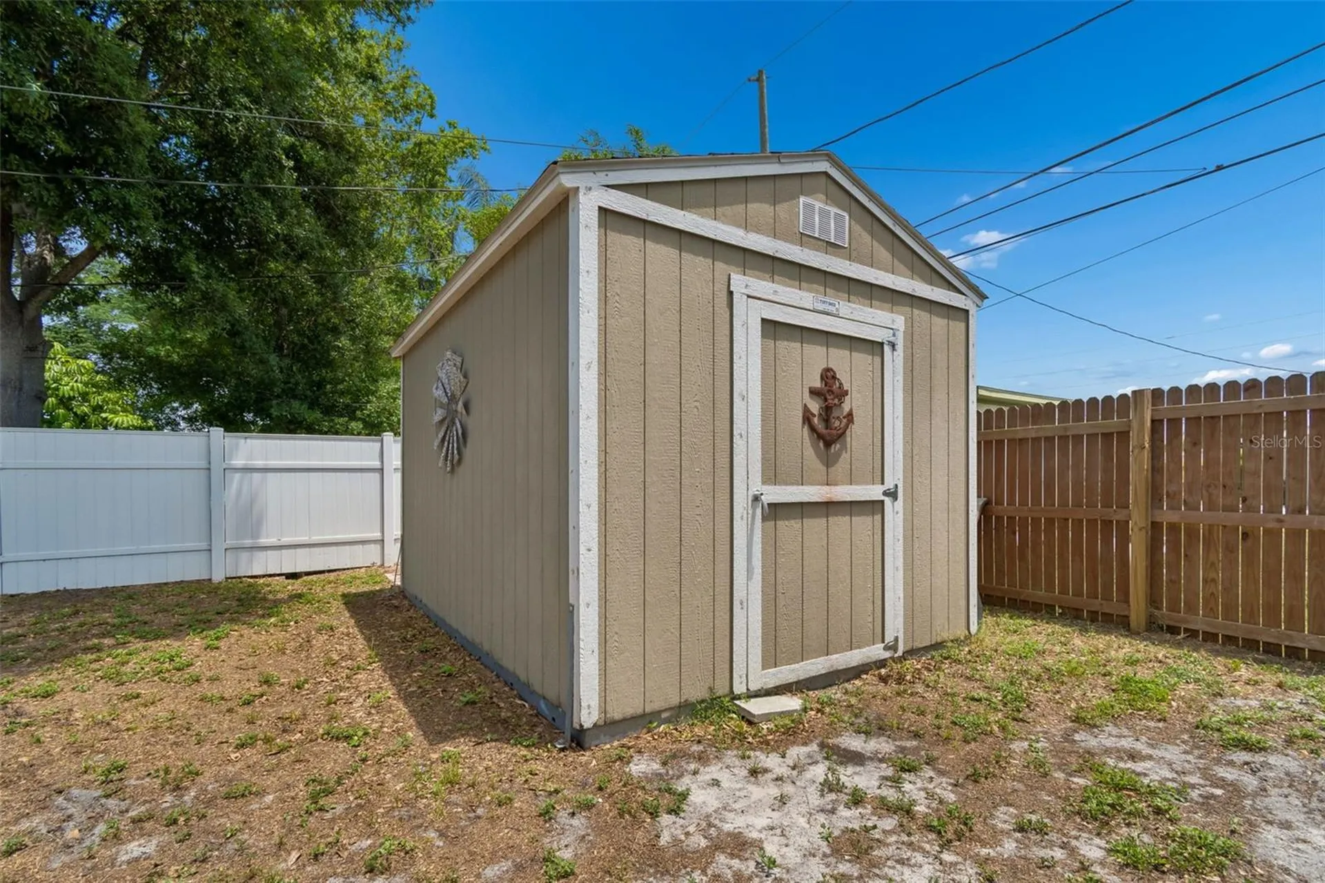 5598 14th Avenue N St Petersburg FL 33710
