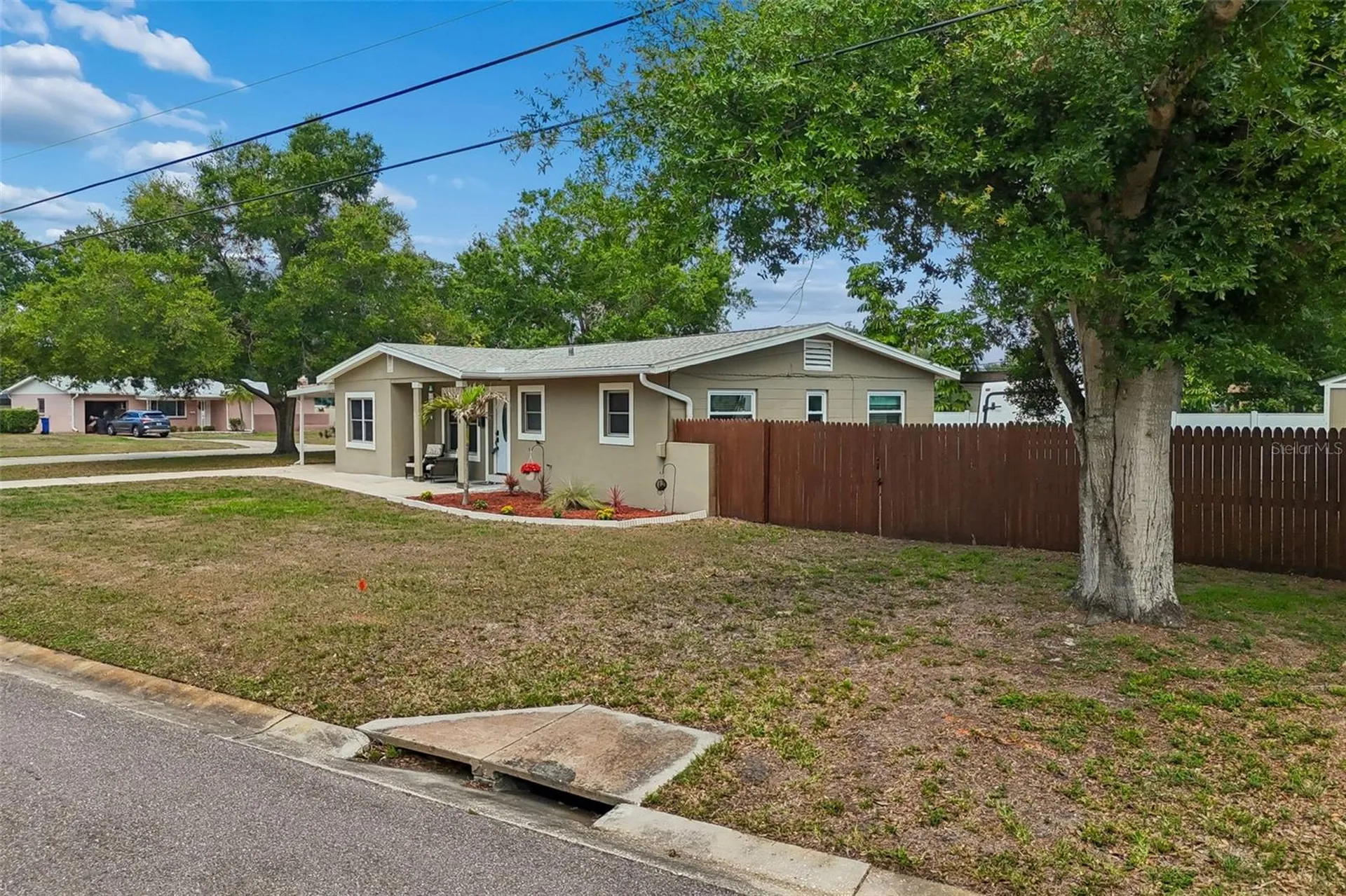 5598 14th Avenue N St Petersburg FL 33710