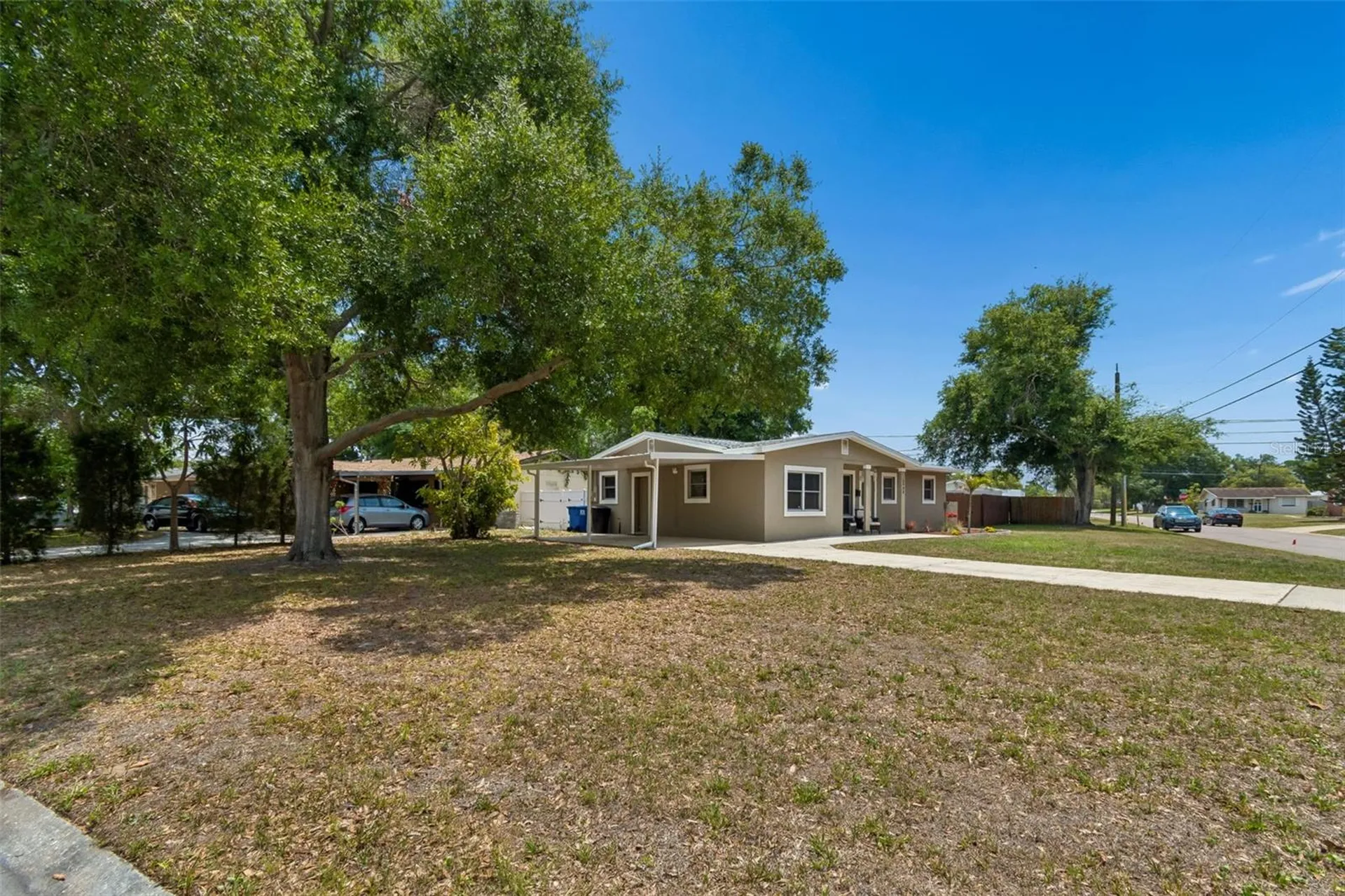 5598 14th Avenue N St Petersburg FL 33710
