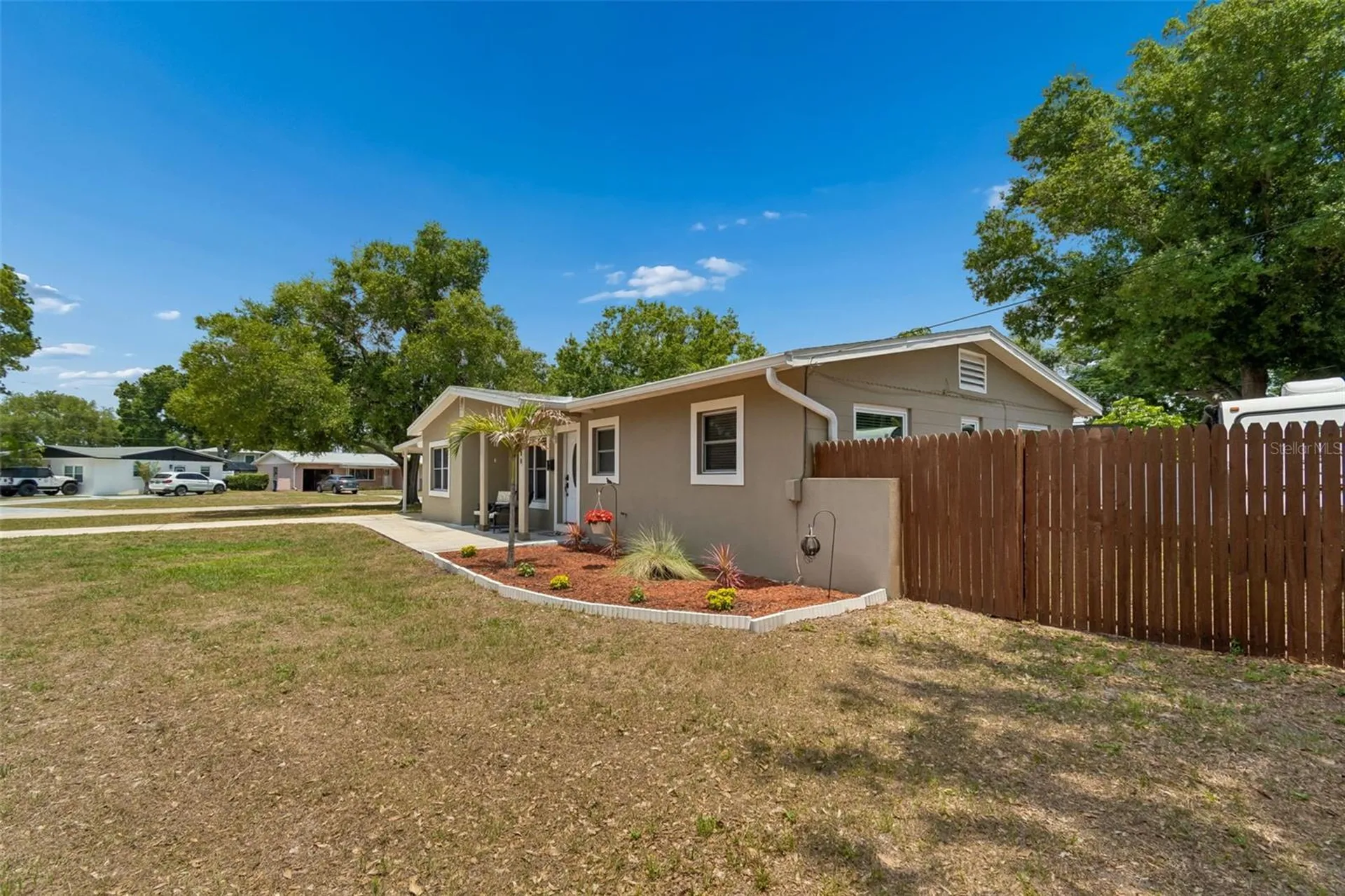 5598 14th Avenue N St Petersburg FL 33710