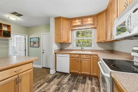 5598 14th Avenue N St Petersburg FL 33710