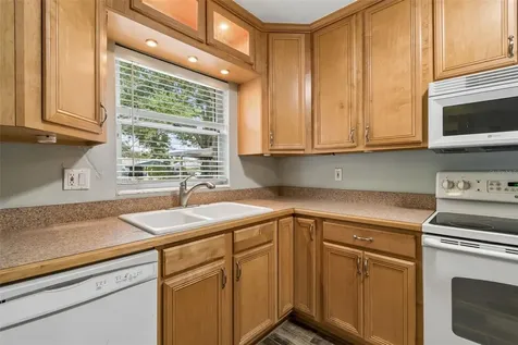 5598 14th Avenue N St Petersburg FL 33710