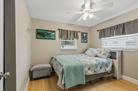 5598 14th Avenue N St Petersburg FL 33710