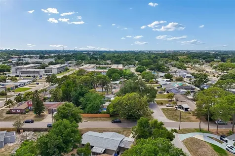 5598 14th Avenue N St Petersburg FL 33710