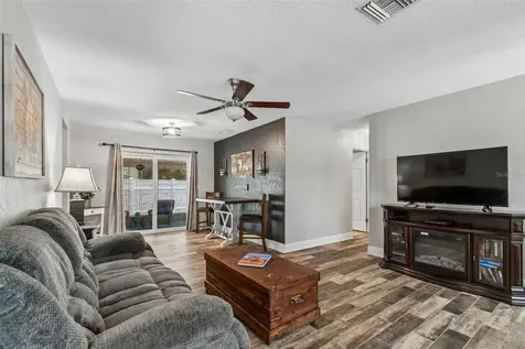 5598 14th Avenue N St Petersburg FL 33710