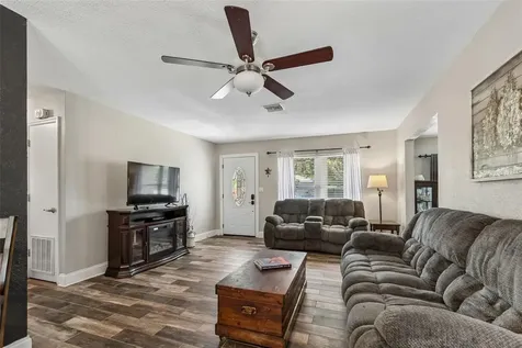 5598 14th Avenue N St Petersburg FL 33710
